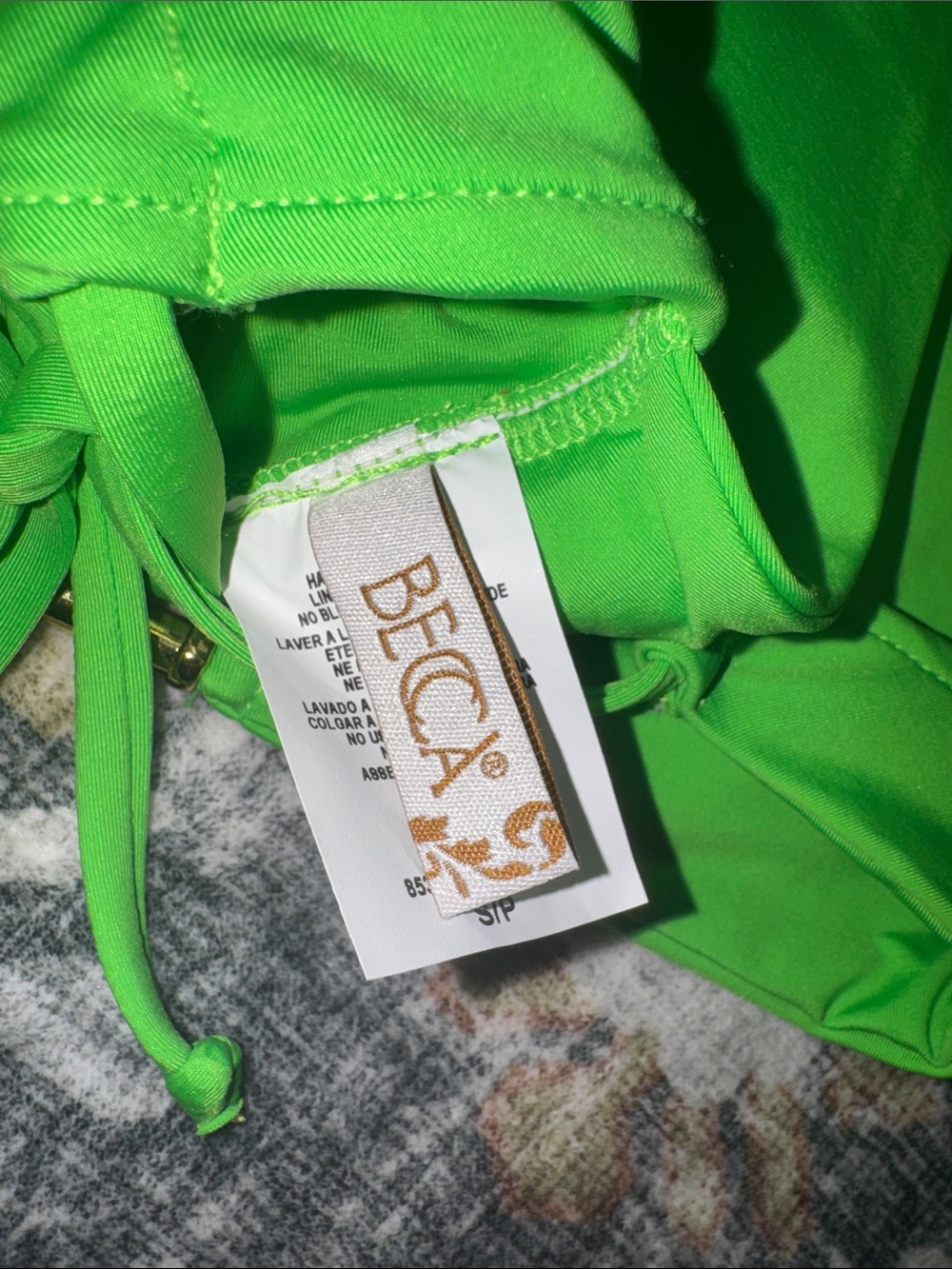 NWOT Becca Color Code Triangle Top Sz Small - Picture 8 of 8